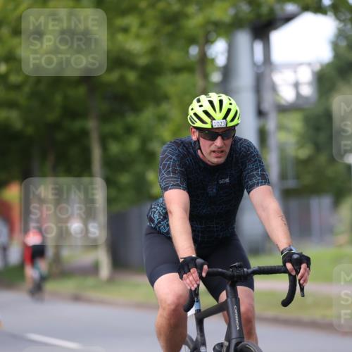 10.08.2025 - GEWOBA Citytriathlon Bremen Yannick Fuchs http://msf.ph/oto/8546014 10.08.2025 13:00:48 Radfahren 581, 613, 669, 677, 785, 1023 meine-sportfotos.de