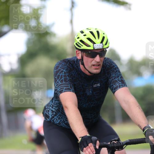 10.08.2025 - GEWOBA Citytriathlon Bremen Yannick Fuchs http://msf.ph/oto/8546024 10.08.2025 13:00:49 Radfahren 581, 613, 669, 677, 785, 862, 1023 meine-sportfotos.de