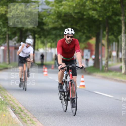 10.08.2025 - GEWOBA Citytriathlon Bremen Yannick Fuchs http://msf.ph/oto/8546029 10.08.2025 13:00:56 Radfahren 613, 646, 669, 677, 684, 713, 862, 944, 1023 meine-sportfotos.de