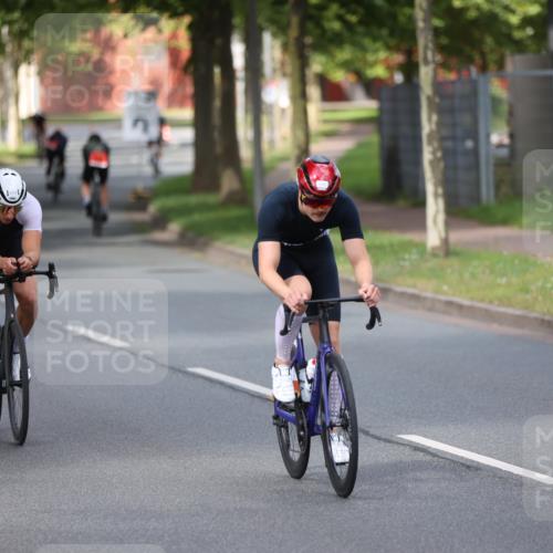10.08.2025 - GEWOBA Citytriathlon Bremen Yannick Fuchs http://msf.ph/oto/8546030 10.08.2025 12:06:27 Radfahren 554, 580, 614, 634, 658 meine-sportfotos.de