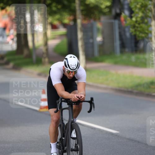 10.08.2025 - GEWOBA Citytriathlon Bremen Yannick Fuchs http://msf.ph/oto/8546038 10.08.2025 12:06:28 Radfahren 554, 580, 614, 634, 658, 714 meine-sportfotos.de