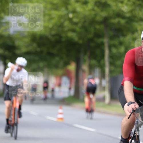 10.08.2025 - GEWOBA Citytriathlon Bremen Yannick Fuchs http://msf.ph/oto/8546044 10.08.2025 13:00:56 Radfahren 613, 646, 669, 677, 684, 713, 862, 944, 1023 meine-sportfotos.de