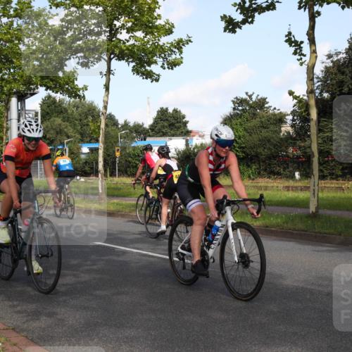 10.08.2025 - GEWOBA Citytriathlon Bremen Yannick Fuchs http://msf.ph/oto/8546048 10.08.2025 10:37:52 Radfahren 49, 69, 123, 375, 402, 458, 474, 501 meine-sportfotos.de