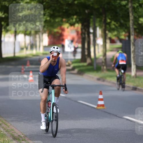 10.08.2025 - GEWOBA Citytriathlon Bremen Yannick Fuchs http://msf.ph/oto/8546070 10.08.2025 12:06:32 Radfahren 580, 614, 634, 658, 714 meine-sportfotos.de