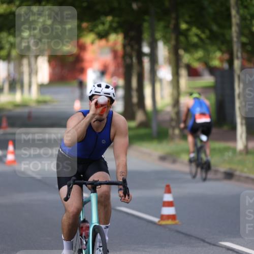 10.08.2025 - GEWOBA Citytriathlon Bremen Yannick Fuchs http://msf.ph/oto/8546075 10.08.2025 12:06:32 Radfahren 580, 614, 634, 658, 714 meine-sportfotos.de