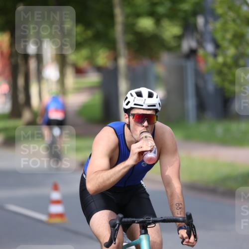 10.08.2025 - GEWOBA Citytriathlon Bremen Yannick Fuchs http://msf.ph/oto/8546080 10.08.2025 12:06:32 Radfahren 580, 614, 634, 658, 714 meine-sportfotos.de