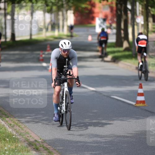 10.08.2025 - GEWOBA Citytriathlon Bremen Yannick Fuchs http://msf.ph/oto/8546095 10.08.2025 12:06:34 Radfahren 580, 613, 634, 658, 714 meine-sportfotos.de