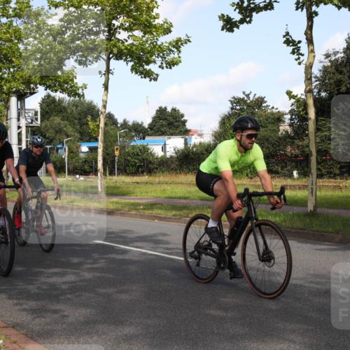 10.08.2025 - GEWOBA Citytriathlon Bremen Yannick Fuchs http://msf.ph/oto/8546098 10.08.2025 10:38:18 Radfahren 5, 19, 93, 101, 207, 247, 391, 463, 482 meine-sportfotos.de
