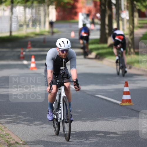 10.08.2025 - GEWOBA Citytriathlon Bremen Yannick Fuchs http://msf.ph/oto/8546100 10.08.2025 12:06:34 Radfahren 580, 613, 634, 658, 714 meine-sportfotos.de
