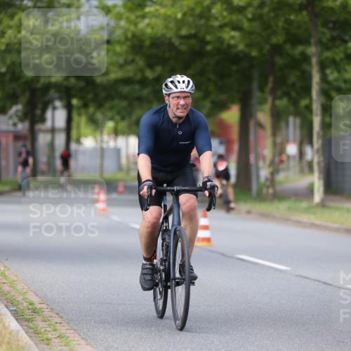 10.08.2025 - GEWOBA Citytriathlon Bremen Yannick Fuchs http://msf.ph/oto/8546105 10.08.2025 13:01:04 Radfahren 646, 669, 677, 684, 713, 837, 862, 926, 944, 1001 meine-sportfotos.de