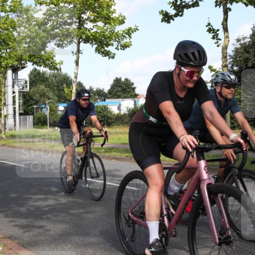 10.08.2025 - GEWOBA Citytriathlon Bremen Yannick Fuchs http://msf.ph/oto/8546108 10.08.2025 10:38:18 Radfahren 5, 19, 93, 101, 207, 247, 391, 463, 482 meine-sportfotos.de