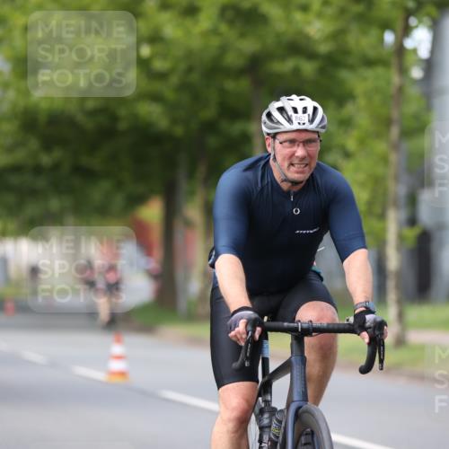 10.08.2025 - GEWOBA Citytriathlon Bremen Yannick Fuchs http://msf.ph/oto/8546109 10.08.2025 13:01:04 Radfahren 646, 669, 677, 684, 713, 837, 862, 926, 944, 1001 meine-sportfotos.de