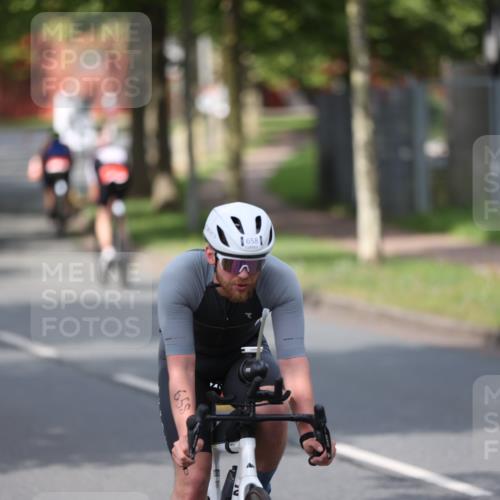 10.08.2025 - GEWOBA Citytriathlon Bremen Yannick Fuchs http://msf.ph/oto/8546110 10.08.2025 12:06:35 Radfahren 580, 613, 634, 658, 714 meine-sportfotos.de
