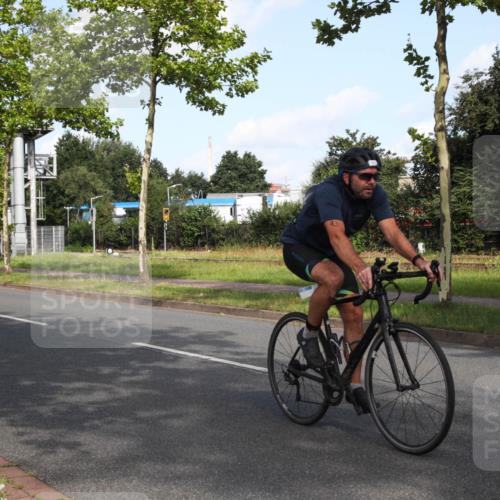 10.08.2025 - GEWOBA Citytriathlon Bremen Yannick Fuchs http://msf.ph/oto/8546112 10.08.2025 10:38:19 Radfahren 5, 19, 93, 101, 207, 247, 391, 463, 475, 482 meine-sportfotos.de