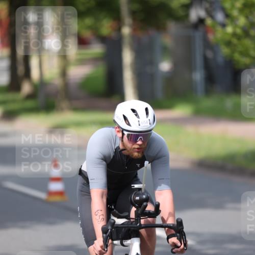 10.08.2025 - GEWOBA Citytriathlon Bremen Yannick Fuchs http://msf.ph/oto/8546113 10.08.2025 12:06:35 Radfahren 580, 613, 634, 658, 714 meine-sportfotos.de