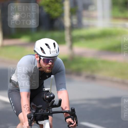 10.08.2025 - GEWOBA Citytriathlon Bremen Yannick Fuchs http://msf.ph/oto/8546118 10.08.2025 12:06:35 Radfahren 580, 613, 634, 658, 714 meine-sportfotos.de