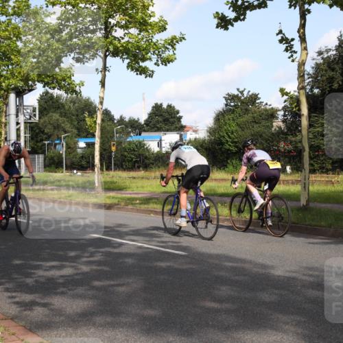 10.08.2025 - GEWOBA Citytriathlon Bremen Yannick Fuchs http://msf.ph/oto/8546123 10.08.2025 10:38:21 Radfahren 5, 19, 93, 101, 207, 211, 247, 391, 463, 475, 482 meine-sportfotos.de