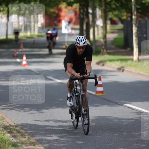 10.08.2025 - GEWOBA Citytriathlon Bremen Yannick Fuchs http://msf.ph/oto/8546128 10.08.2025 12:06:37 Radfahren 580, 613, 634, 658, 714 meine-sportfotos.de