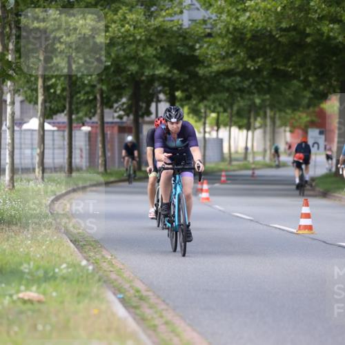10.08.2025 - GEWOBA Citytriathlon Bremen Yannick Fuchs http://msf.ph/oto/8546129 10.08.2025 13:01:09 Radfahren 646, 669, 677, 684, 713, 829, 837, 862, 926, 944, 1001 meine-sportfotos.de