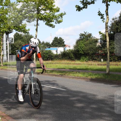 10.08.2025 - GEWOBA Citytriathlon Bremen Yannick Fuchs http://msf.ph/oto/8546148 10.08.2025 10:38:30 Radfahren 5, 19, 93, 101, 163, 207, 211, 247, 391, 463, 475, 513 meine-sportfotos.de