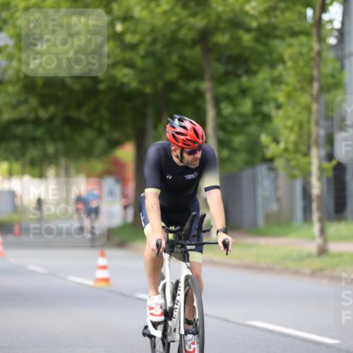 10.08.2025 - GEWOBA Citytriathlon Bremen Yannick Fuchs http://msf.ph/oto/8546153 10.08.2025 13:01:11 Radfahren 646, 684, 713, 829, 837, 862, 926, 944, 1001 meine-sportfotos.de