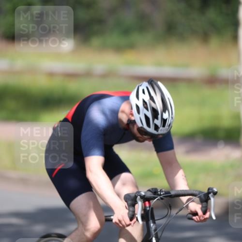 10.08.2025 - GEWOBA Citytriathlon Bremen Yannick Fuchs http://msf.ph/oto/8546155 10.08.2025 12:06:44 Radfahren 613, 658, 714 meine-sportfotos.de