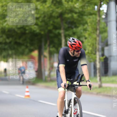 10.08.2025 - GEWOBA Citytriathlon Bremen Yannick Fuchs http://msf.ph/oto/8546159 10.08.2025 13:01:11 Radfahren 646, 684, 713, 829, 837, 862, 926, 944, 1001 meine-sportfotos.de