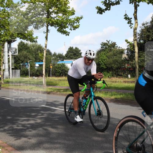 10.08.2025 - GEWOBA Citytriathlon Bremen Yannick Fuchs http://msf.ph/oto/8546168 10.08.2025 10:38:35 Radfahren 5, 31, 63, 101, 163, 211, 391, 429, 443, 463, 475, 513 meine-sportfotos.de