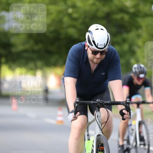 10.08.2025 - GEWOBA Citytriathlon Bremen Yannick Fuchs http://msf.ph/oto/8546170 10.08.2025 13:01:16 Radfahren 713, 829, 837, 926, 944, 1001 meine-sportfotos.de