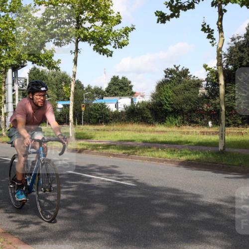 10.08.2025 - GEWOBA Citytriathlon Bremen Yannick Fuchs http://msf.ph/oto/8546175 10.08.2025 10:38:38 Radfahren 31, 63, 119, 163, 211, 429, 443, 463, 475, 506, 513 meine-sportfotos.de