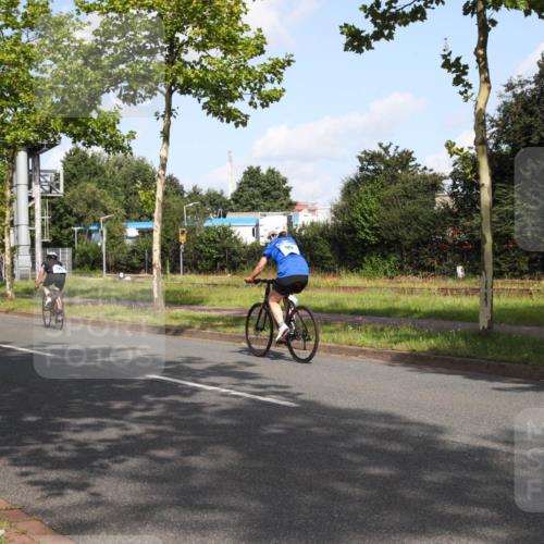 10.08.2025 - GEWOBA Citytriathlon Bremen Yannick Fuchs http://msf.ph/oto/8546193 10.08.2025 10:38:41 Radfahren 31, 63, 119, 163, 211, 429, 443, 475, 506, 513 meine-sportfotos.de