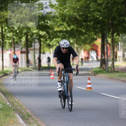 10.08.2025 - GEWOBA Citytriathlon Bremen Yannick Fuchs http://msf.ph/oto/8546202 10.08.2025 13:01:29 Radfahren 608, 663, 716, 754, 800, 816, 829, 851 meine-sportfotos.de