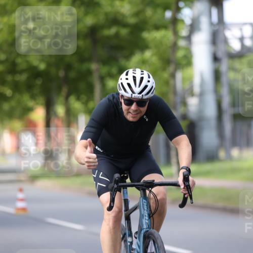 10.08.2025 - GEWOBA Citytriathlon Bremen Yannick Fuchs http://msf.ph/oto/8546216 10.08.2025 13:01:30 Radfahren 608, 663, 716, 754, 800, 816, 829, 851 meine-sportfotos.de