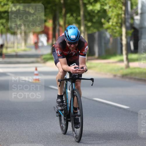 10.08.2025 - GEWOBA Citytriathlon Bremen Yannick Fuchs http://msf.ph/oto/8546232 10.08.2025 13:01:32 Radfahren 608, 663, 716, 754, 800, 816, 819, 829, 851 meine-sportfotos.de