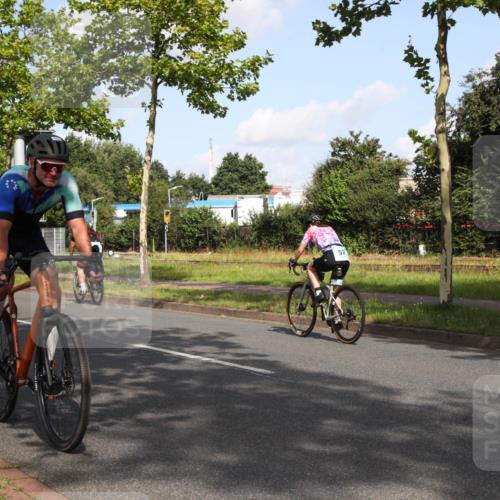 10.08.2025 - GEWOBA Citytriathlon Bremen Yannick Fuchs http://msf.ph/oto/8546262 10.08.2025 10:39:02 Radfahren 111, 113, 119, 417, 472, 498, 499, 506 meine-sportfotos.de
