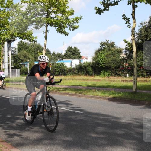 10.08.2025 - GEWOBA Citytriathlon Bremen Yannick Fuchs http://msf.ph/oto/8546266 10.08.2025 10:39:04 Radfahren 35, 111, 113, 215, 417, 472, 498, 499 meine-sportfotos.de