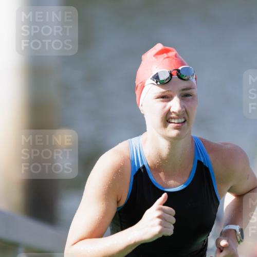 10.08.2025 - GEWOBA Citytriathlon Bremen H.Heesch http://msf.ph/oto/8546267 10.08.2025 10:16:51 Schwimmen 424, 459 meine-sportfotos.de