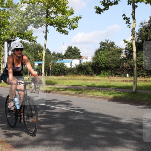 10.08.2025 - GEWOBA Citytriathlon Bremen Yannick Fuchs http://msf.ph/oto/8546270 10.08.2025 10:39:06 Radfahren 35, 111, 113, 165, 215, 417, 472, 498, 499 meine-sportfotos.de