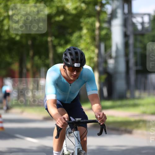 10.08.2025 - GEWOBA Citytriathlon Bremen Yannick Fuchs http://msf.ph/oto/8546271 10.08.2025 13:01:37 Radfahren 608, 663, 703, 716, 754, 800, 816, 819, 828, 851 meine-sportfotos.de