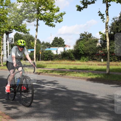 10.08.2025 - GEWOBA Citytriathlon Bremen Yannick Fuchs http://msf.ph/oto/8546275 10.08.2025 10:39:07 Radfahren 35, 107, 111, 113, 165, 215, 417, 472, 498, 499 meine-sportfotos.de