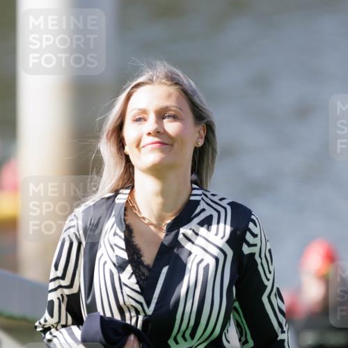 10.08.2025 - GEWOBA Citytriathlon Bremen H.Heesch http://msf.ph/oto/8546283 10.08.2025 10:16:55 Schwimmen 424, 459, 494 meine-sportfotos.de
