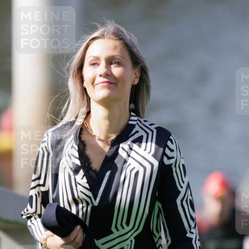 10.08.2025 - GEWOBA Citytriathlon Bremen H.Heesch http://msf.ph/oto/8546287 10.08.2025 10:16:55 Schwimmen 424, 459, 494 meine-sportfotos.de