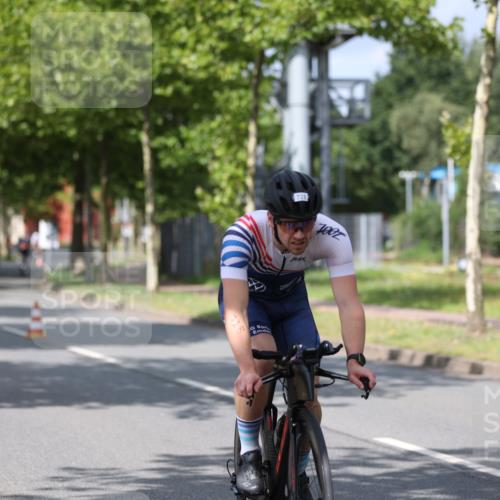 10.08.2025 - GEWOBA Citytriathlon Bremen Yannick Fuchs http://msf.ph/oto/8546288 10.08.2025 12:07:33 Radfahren 559, 646, 650, 693, 705, 706, 721, 740, 786, 815, 831 meine-sportfotos.de