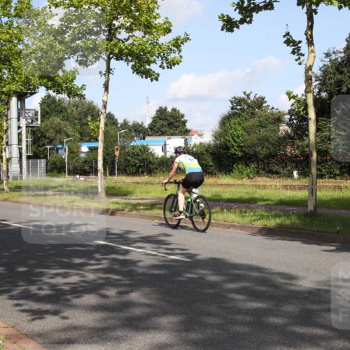 10.08.2025 - GEWOBA Citytriathlon Bremen Yannick Fuchs http://msf.ph/oto/8546293 10.08.2025 10:39:12 Radfahren 35, 107, 111, 113, 165, 215, 472, 481, 498, 499 meine-sportfotos.de