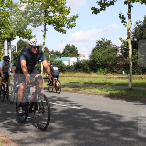10.08.2025 - GEWOBA Citytriathlon Bremen Yannick Fuchs http://msf.ph/oto/8546317 10.08.2025 10:39:17 Radfahren 35, 107, 111, 165, 215, 233, 440, 472, 481, 499 meine-sportfotos.de