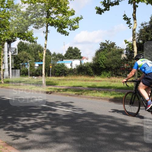 10.08.2025 - GEWOBA Citytriathlon Bremen Yannick Fuchs http://msf.ph/oto/8546341 10.08.2025 10:39:29 Radfahren 35, 59, 87, 95, 107, 165, 185, 209, 221, 233, 374, 435, 436, 440, 453, 481 meine-sportfotos.de