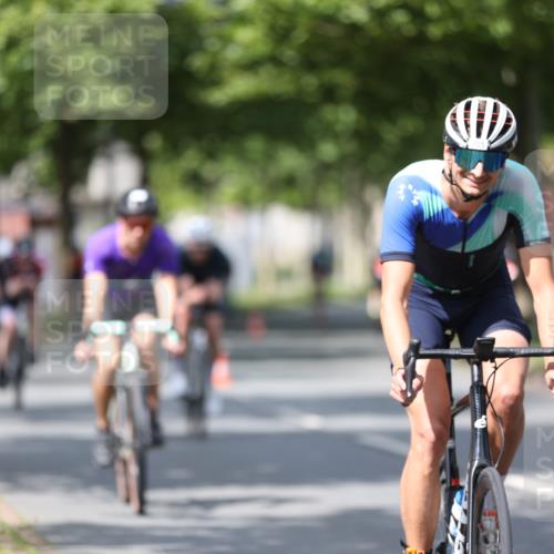 10.08.2025 - GEWOBA Citytriathlon Bremen Yannick Fuchs http://msf.ph/oto/8546342 10.08.2025 12:07:39 Radfahren 559, 609, 646, 650, 693, 705, 706, 721, 723, 740, 815, 879 meine-sportfotos.de