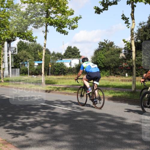 10.08.2025 - GEWOBA Citytriathlon Bremen Yannick Fuchs http://msf.ph/oto/8546345 10.08.2025 10:39:29 Radfahren 35, 59, 87, 95, 107, 165, 185, 209, 221, 233, 374, 435, 436, 440, 453, 481 meine-sportfotos.de