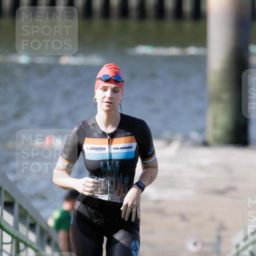 10.08.2025 - GEWOBA Citytriathlon Bremen H.Heesch http://msf.ph/oto/8546355 10.08.2025 10:17:28 Schwimmen 441 meine-sportfotos.de