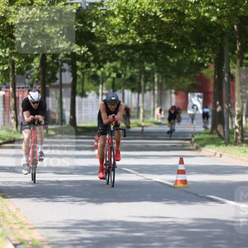 10.08.2025 - GEWOBA Citytriathlon Bremen Yannick Fuchs http://msf.ph/oto/8546365 10.08.2025 13:01:42 Radfahren 608, 663, 703, 716, 754, 800, 816, 819, 828, 851, 923, 953 meine-sportfotos.de